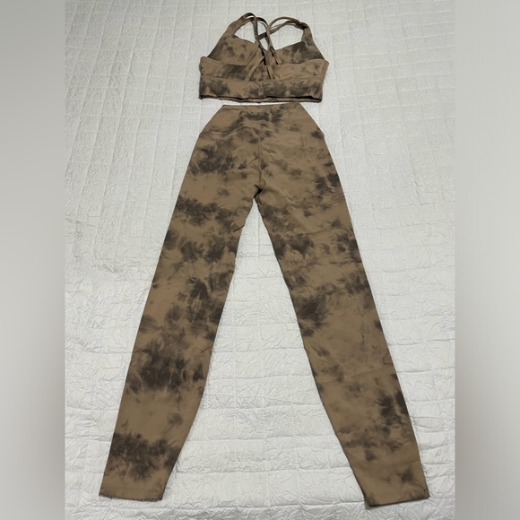 Women’s legging set - Picture 3 of 3